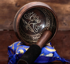 ชามร้องเพลงทํามือทิเบต - ศิลปะของแท้เพื่อการทําสมาธิ โยคะ และประสบการณ์การบําบัดด้วยเสียงที่เพิ่มขึ้น - Product Image 3