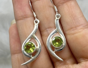 Boucles d'oreilles péridot en argent Bijoux en pierres précieuses pour femme | Boucles d'oreilles scintillantes élégantes - Product Image 1