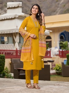 Nuevo catalogador de seda romana de viscosa pura y bordado pesado con estampado digital de seda ta-bi Kurtis Set - Product Image 6