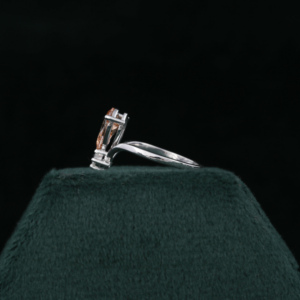 Bague de fiançailles en or blanc massif 14KT personnalisée en poire rose et coupe ronde Bague certifiée et plaquée or avec diamant cultivé en laboratoire - Product Image 3