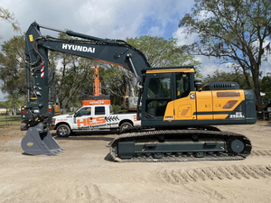 Offre d'enchères très demandée pour une pelle sur chenilles HX210AL 2023 avec hydraulique à haut débit, godet et pince hydraulique - Product Image 3