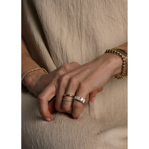 Anillo Bold Pauline Ellipse de Oro Sólido de 14k para Uso Diario - Product Image 4