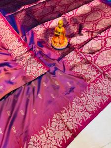 Saris de seda con brocado de diseñador, hechos a medida para bodas y fiestas, textura rica con intrincado trabajo de Zari, sensación lujosa - Product Image 4