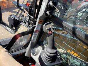 2022 Case TV370B Skid Steer: conçu pour la performance, propulsé par l'innovation - Product Image 5