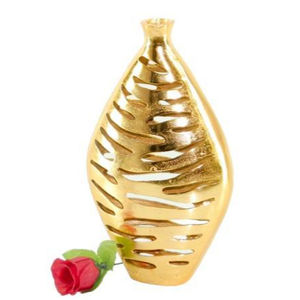 Axiom Home Accents Florero de hierro chapado en oro Jarrón de metal hecho a mano Fundido en aluminio para la decoración del hogar - Product Image 1