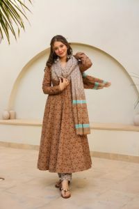 Ensemble Kurta Anarkali pour femmes Unity Luxure, imprimé marron, avec dupatta, tissu en coton premium, tenue ethnique élégante - Product Image 3