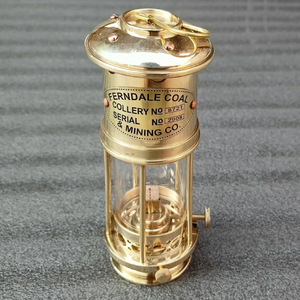 Lámpara minera de color dorado original Lámpara de aceite minera colgante de calidad de lujo Precios al por mayor Lámpara minera de color dorado de latón - Product Image 4