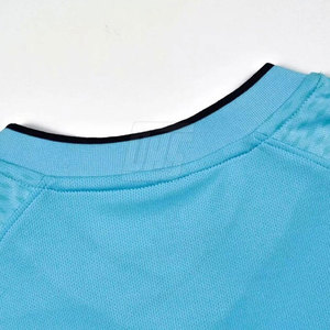 ชุดฟุตบอลสำหรับผู้ชายลายกราฟิกแบบกำหนดเองที่มีการมองเห็นสูงสำหรับการแข่งขันทีมฟุตบอล - Product Image 5