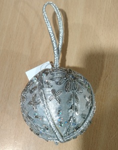 ของตกแต่งคริสต์มาสสไตล์โมเดิร์นคุณภาพสูง สีน้ำเงิน น้ำตาล เงิน ขนาด 4 นิ้ว ขายส่งราคาถูก อุปกรณ์เทศกาลวันหยุด แจงตี้ - Product Image 5