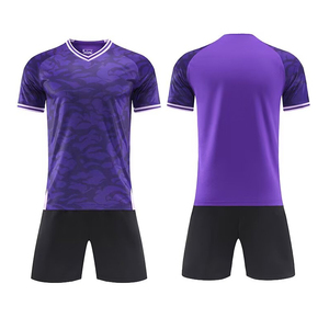 Conjunto de camiseta de fútbol transpirable al por mayor poliéster de alta calidad último diseño personalizable sublimación OEM uniforme de fútbol - Product Image 1