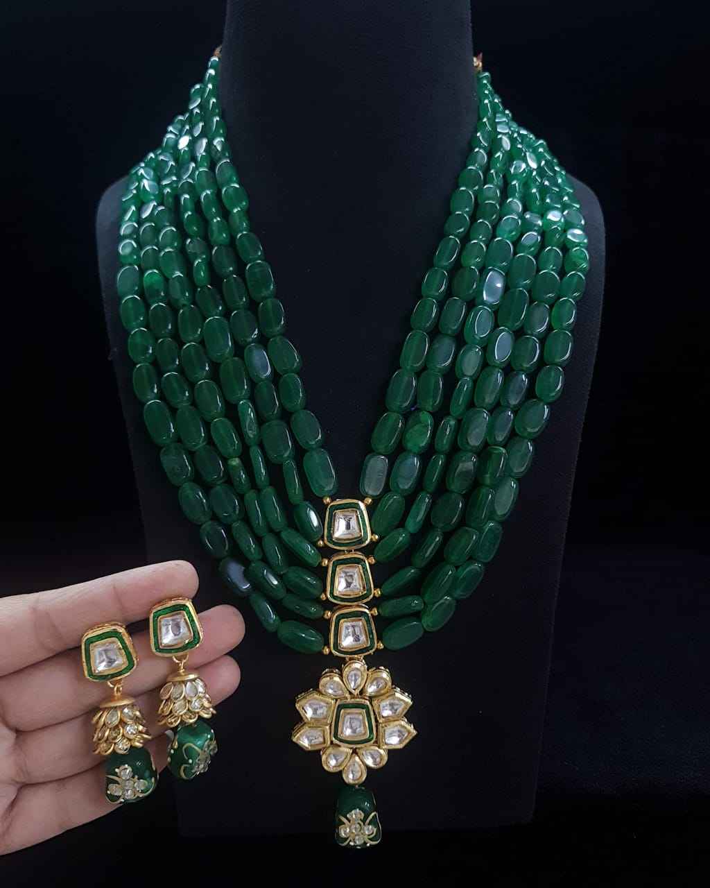 สีเขียว