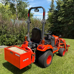 Tractor de Ruedas 4x4 Compacto con Motor de 233 HP y Caja de Cambios para Uso Agrícola - Product Image 3