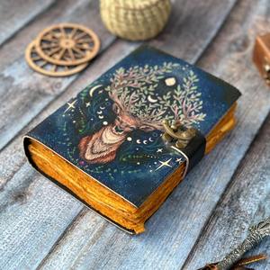 Grimoire Leather Deer Print Journal A5 Espiral Spell Book of Shadows Organizador de logotipo personalizado Sillín Costura Caja de regalo Embalaje - Product Image 4