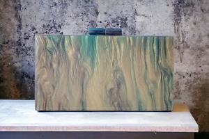 Pochette Chic en Résine Imperméable pour Femmes avec Fermeture Magnétique Style Luxe et Décorations Uniques de Fleurs en Diamant - Product Image 4