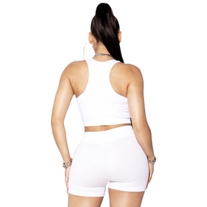 Conjunto Deportivo de 2 Piezas para Mujer, Color Blanco, con Top Corto de Espalda Cruzada y Pantalones Cortos de Cintura Alta, Ropa Deportiva sin Costuras para Gimnasio o para Estar en Casa - Product Image 3