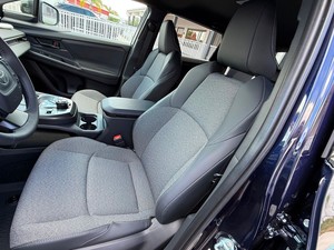 OFERTA PERFECTA: TO-YO-TA B-Z XLE PLUS 2025 CON TRANSMISIÓN AUTOMÁTICA - Product Image 3