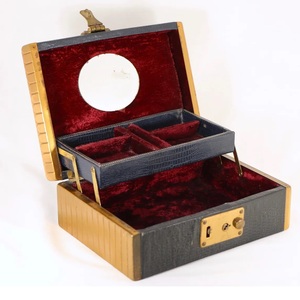 Hermosa caja de baratija hecha a mano Eleve su colección con nuestras elegantes cajas de joyería Cajas de joyería de metal para mantenimiento elegante - Product Image 5