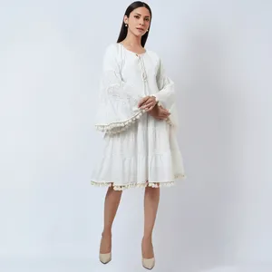 Robe courte en rayonne tie-dye pour femme à manches longues avec dentelle à pampilles et robe brodée pour fête d'été, robe de plage et de villégiature - Product Image 2