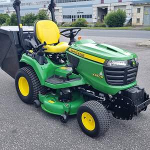 Tondeuse à gazon d'occasion Johnn Deere X950R à vendre Tondeuse commerciale diesel avec collecteur d'herbe et entraînement hydrostatique - Product Image 1