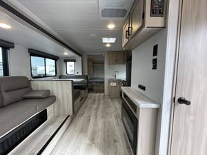 Nuevo E-a-s-t To W-e-s-t- S-i-l-v-e-r L-a-k-e 2600RB 2025 - Product Image 5