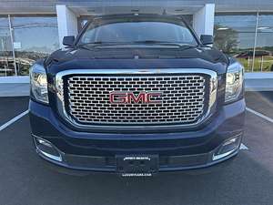 GMC Yukon XL 4WD 2017, transmission intégrale, 4 portes, Denali EcoTec3 6,2 L V-8 essence, automatique, SUV/crossover - Product Image 2