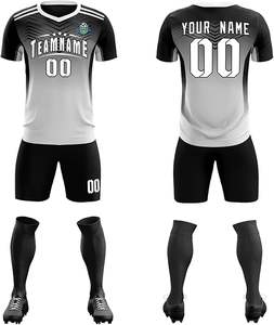 Uniforme de fútbol juvenil de alta calidad Patrón de lunares 3D Jersey que absorbe la humedad Pantalones cortos Tamaño 2-12Y Cuello en V Transpirable para niños - Product Image 1