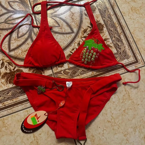 Sexy rouge nouveau design robe sexy personnalisée pour la sortie à la plage ensemble de bikini de plage perlé audacieux prêt à porter - Product Image 1