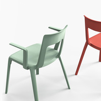 Chaise d'entraînement fonctionnelle en PP, empilable et peu encombrante, pour usage éducatif et bureautique