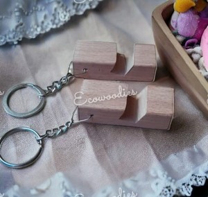 Llavero de madera respetuoso con el medio ambiente con forma personalizada tallada, llavero de madera, soporte ligero y delgado de madera para teléfono móvil - Product Image 6