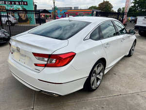 Voiture d'occasion abordable 2018 Ho-n-da Acc-ord Tou-ring LHD - Product Image 6