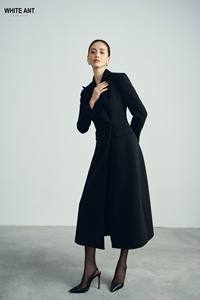 เสื้อโค้ทยาวกระดุมแถวเดียวสำหรับผู้หญิงเสื้อโค้ทตัวยาวแบบมีกระดุมแถวเดียวสำหรับผู้หญิงเสื้อโค้ทตัวยาวแบบบริดเจ็ทเสื้อผ้าหรูหราฉลากแบบกำหนดเองและแท็กสีขาวมด - Product Image 5