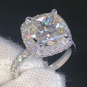 Bague de fiançailles vintage en moissanite taille princesse de 2,25 carats, or jaune 18 carats, sertie à griffes, best-seller - Product Image 5