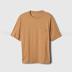 T-shirt à manches courtes en tricot marron camel 100% coton, coupe décontractée, doux, avec poche poitrine unique, infroissable, séchage rapide, intemporel, pour le quotidien - Product Image 1