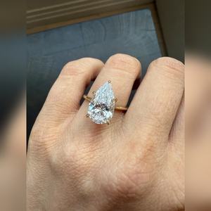 Anillo de Halo Oculto con Corte de Pera a Precio de Fábrica, Diamante Cultivado en Laboratorio Certificado de 4.00 Quilates VVS2 VVS1, Joyería de Propuesta Solitario - Product Image 4