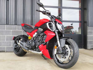 Motocicleta Diavel V4 Roja 2024 - Product Image 6