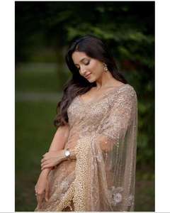 Sari de Diseño con Bordado Intenso para Bodas y Fiestas, Última Colección, Estilo Bollywood, Elegante y Moderno - Product Image 2