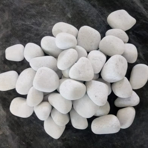 Pierres de galets naturelles roulées, rondes, écologiques, durables et lisses pour l'aménagement paysager extérieur moderne, gros roche, export - Product Image 1