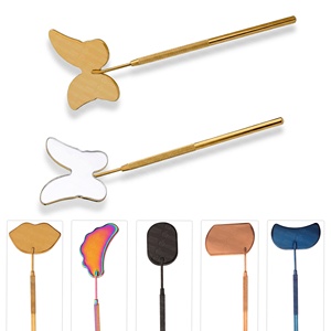 Espejo de Maquillaje Personalizado de Acero Inoxidable Iluminado de Alta Calidad con Mango Grande y Bonitas Formas de Pestañas, Ecológico - Product Image 3