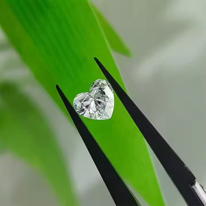 Diamant de laboratoire cultivé CVD de qualité supérieure, taille cœur, couleur F, pureté VVS2, symétrie premium, certifié IGI, RUHA PRP028, pour la fabrication de bijoux - Product Image 3