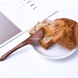 Cuchillo esparcidor de mantequilla de madera hecho a mano, utensilio de cocina ecológico natural para esparcir mantequilla, mermelada y queso blando - Product Image 4