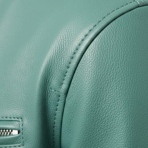 Chaqueta de piel de oveja para hombre OEM, proveedor mayorista de fábrica personalizado, cálida, duradera, elegante, para motorista, ropa de invierno, impermeable frontal - Product Image 5