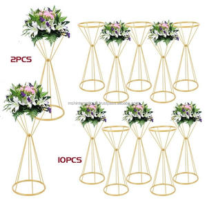 Everly quinn-centro de mesa de oro mwtallico, soporte de flores para centro de mesa, con conos duales de forma única y elegante - Product Image 2