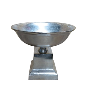 Jarrón de urnas con Base cuadrada plateada de Metal para decoración de mesa Florero decorativo de pedestal de plata de Metal de alta calidad a la venta - Product Image 1
