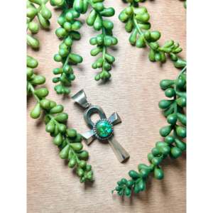 Pendentif Sonoran Mountain Chimney Butte en turquoise et argent sterling avec technologie d'incrustation à sertissage clos - Product Image 3