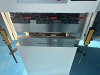 Presse plieuse électrique entièrement automatique CNC efficace 3-100 tonnes