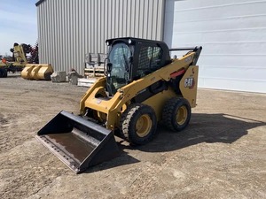 Chargeuse sur pneus Caterpillar Cat 262D3 d'occasion, chargeuse sur chenilles diesel, capacité nominale de 4 tonnes, équipement de construction jaune - Product Image 3