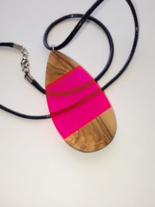 Offre Spéciale mode personnalisé forme irrégulière délicat Bling feuille d'or vert bleu résine époxy bois collier bijoux - Product Image 2