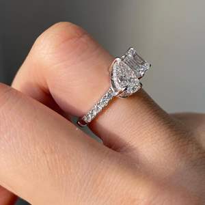 ดีไซน์หินสองก้อนรูปลูกแพร์และมรกตแบบ3.09TCW VVS Moissanite หมั้น Ring10K ทองคำ14K 18K - Product Image 3