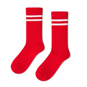 Chaussettes de sport rouges à double rayures imprimées pour hommes et femmes, logo personnalisable, impression numérique, style athlète, résistantes à la transpiration pour l'automne - Product Image 1