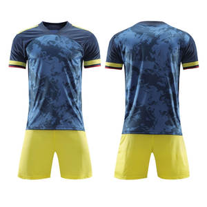 Uniformes de Fútbol Personalizados al por Mayor, Conjuntos de Camisetas de Fútbol Unisex, 100% Poliéster, Transpirables, Ecológicos, Sin Costuras, para Verano e Invierno, para Adultos - Product Image 1